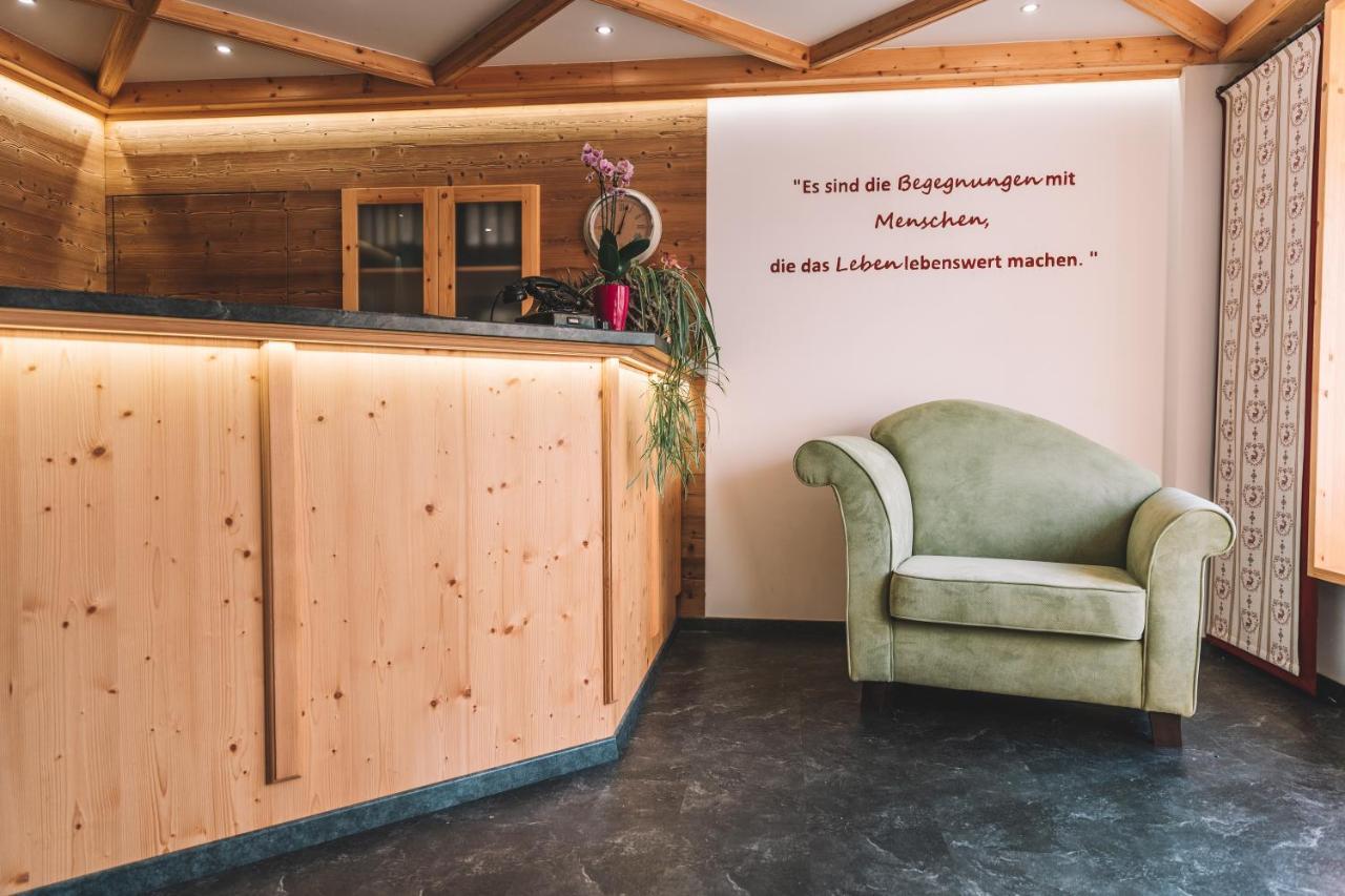 Landgasthof Zum Hieblwirt Hotel Neukirchen  Buitenkant foto